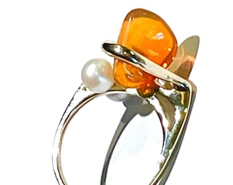 Anello in opale messicano 14k con perla Anello modernista Anello in opale contraluz con pietra portafortuna di ottobre