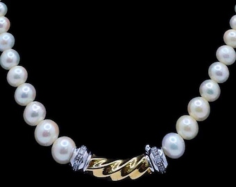 18k Diamond clasp Saltwater pearls necklace Antique Diamond clasp saltwater pearls necklace