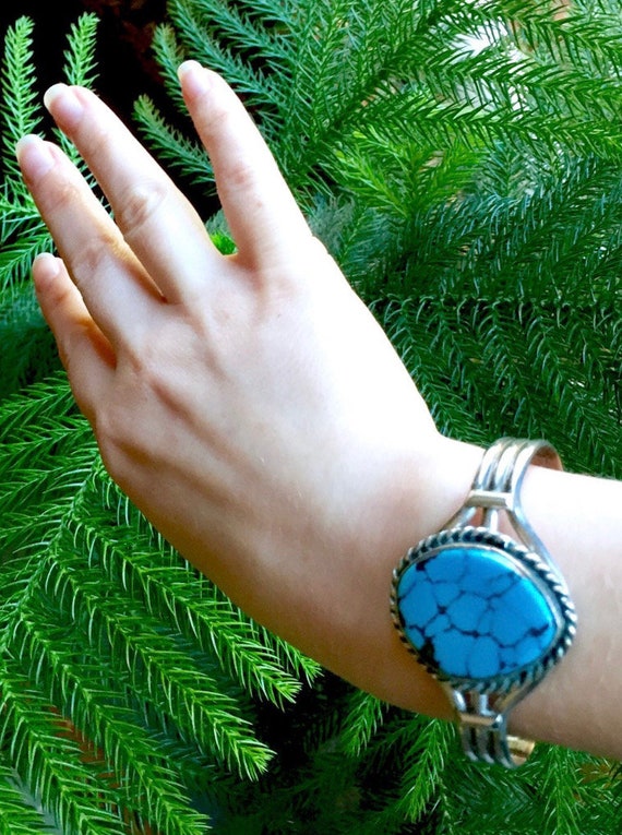 Big Green Spider Vintage Native American Navajo Sterling Silver Bracelet Big Green Spider Vintage Native American Navajo Sterling Silver Bracelet