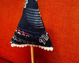 Prunkvoller Weihnachtsbaum der New England Patriots, NFL-Weihnachtsdeko, Weihnachtsbaum der NE Patriots