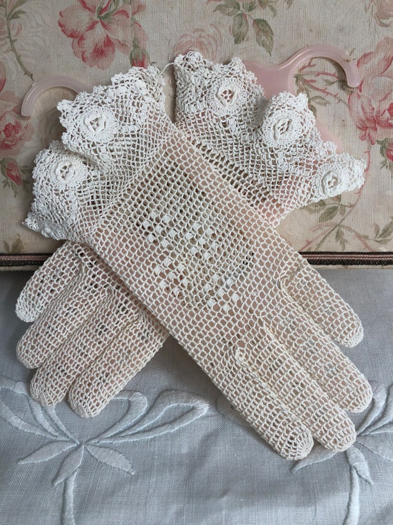 Vintage Net Gauntlet Gloves~Antique Ivory Irish Cr