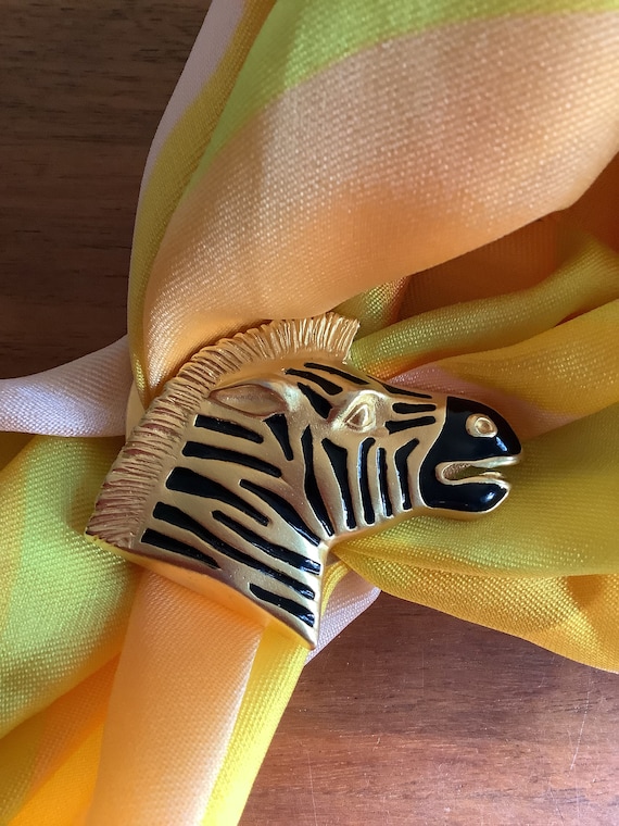 Vintage zebra brooch pin - Gem