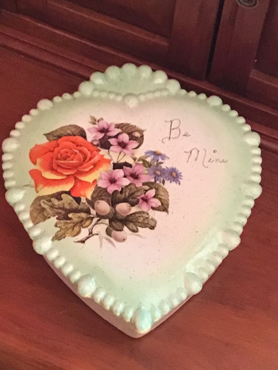 vintage ceramic heart box Gem