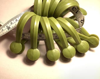 70’s Avocado Green Shower Curtain Rings (11)