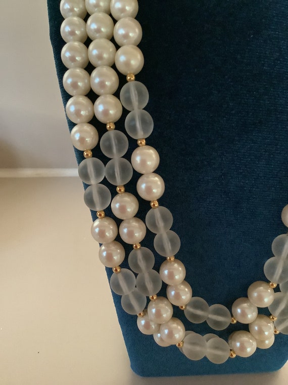 Vintage 3 Strand Pearl Necklace,Beautiful Faux Pe… - image 7