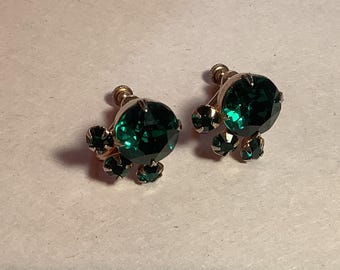 50’s Green Glass Screwback Stud Earrings