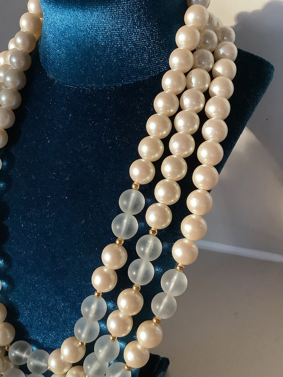 Vintage 3 Strand Pearl Necklace,Beautiful Faux Pe… - image 3