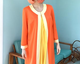 70’s Nightgown Set,Size L,2 Piece Short Nylon Pajama Set,Orange !