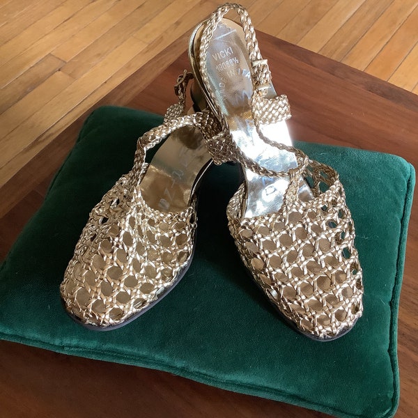 Vintage Gold Pumps,Sz 5.5,Gold Leather Slingbacks with a Chunky Heel, Gold Woven Pumps ~ 1980’s Holiday Heels