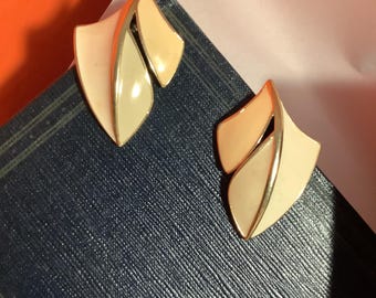 TRIFARI Large Shield Leaf Earrings, Clip On’s Gold Tone and Cream Enamel