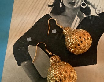 Ball Drop Dangle 70’s Earrings ,Goldtone Pierced Filigree Earrings