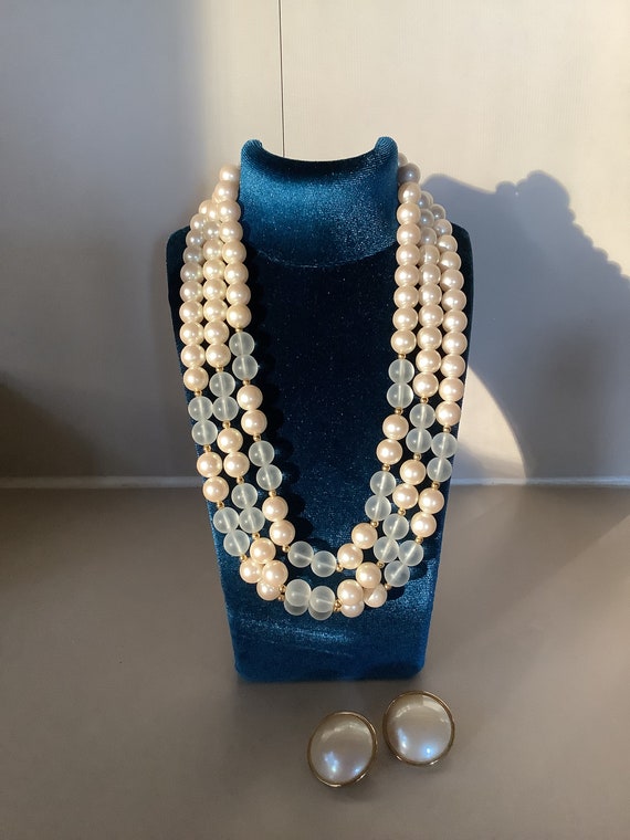 Vintage 3 Strand Pearl Necklace,Beautiful Faux Pe… - image 2