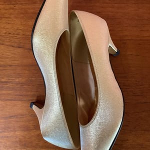 Vintage Gold Lamés Pumps,Sz 8AA, SOFTAIRES USA, Kitten Heel