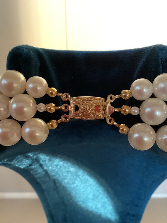 Vintage 3 Strand Pearl Necklace,Beautiful Faux Pe… - image 4