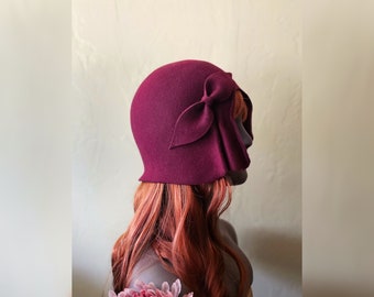 Maroon. Red. Hat. Cloche. Wool. Felt. Cap. 1920s. 1930s. Scarlet. Wine. Bordeaux.