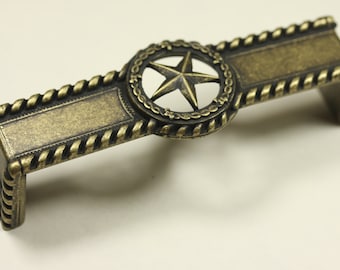 Western Style Star With Barbed Wire Pull - Antique Brass