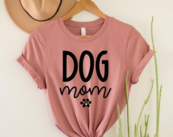 Dog Mom, Graphic T-shirt