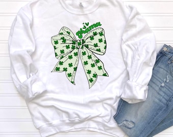Shamrock Bow Mama Sweatshirt, St Patrick’s Day Bow Crewneck, Green Shamrock Mom Pullover, Gildan Unisex, Coquette