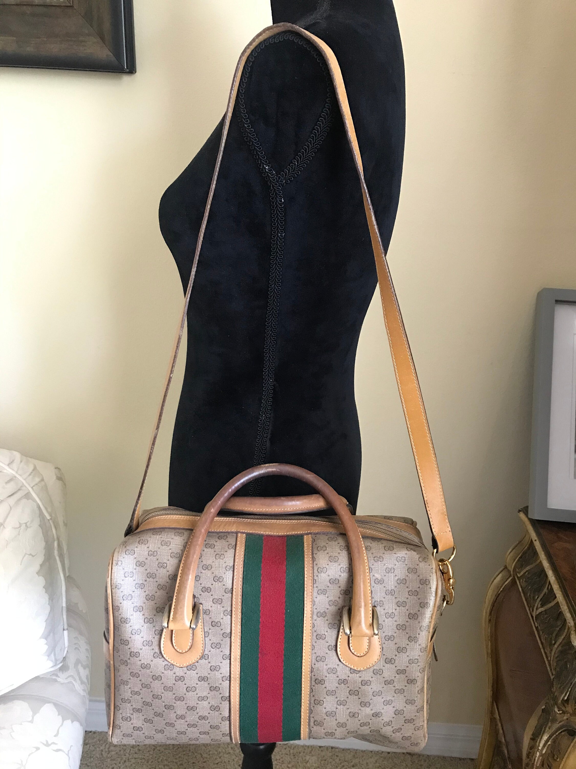 Gucci Doctor Shoulder Bags