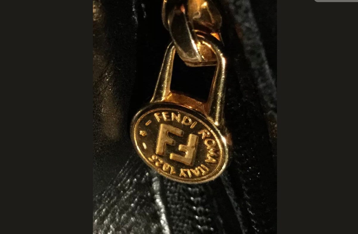 Fendi Black Leather Bag with Gold Zipper Pull Fendi Black Leather Pasta Hobo Bag With Gold Hardware main image 4