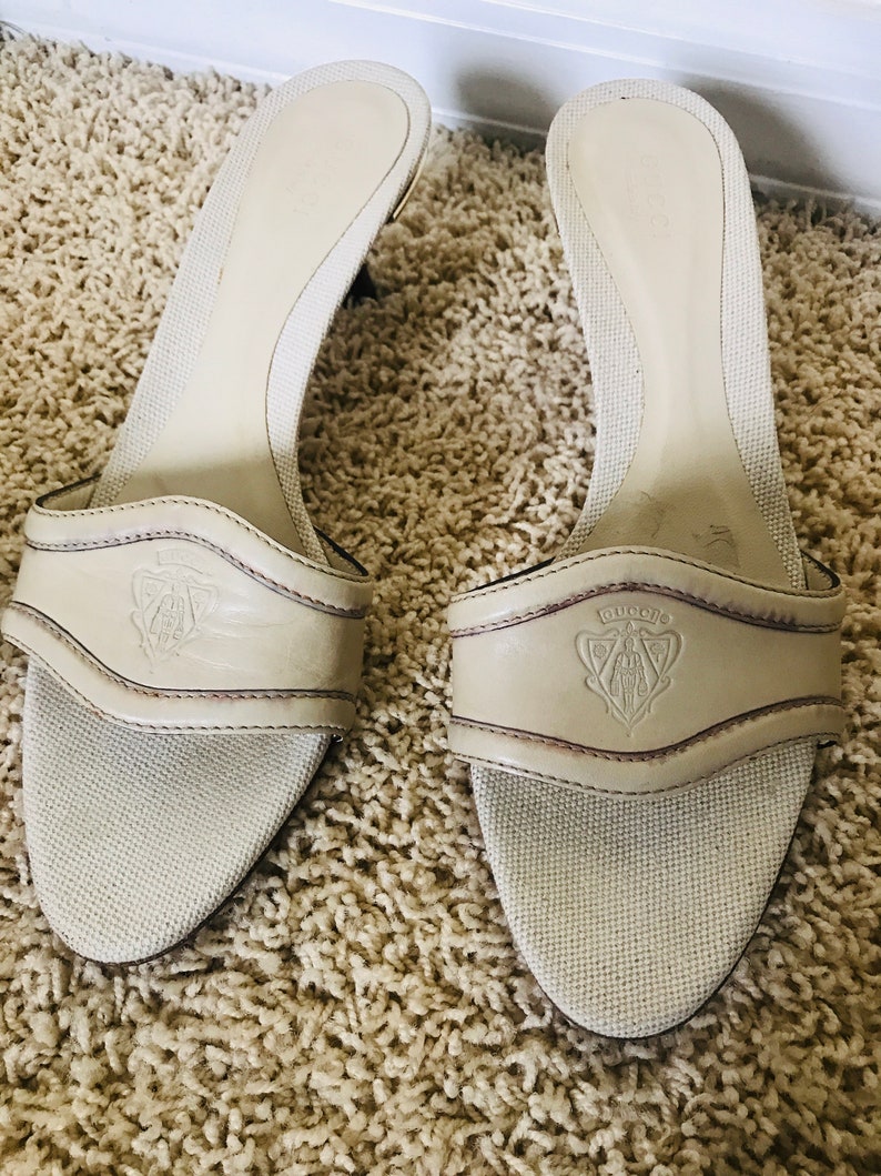 Vintage Authentic Gucci Off White Leather Logo Mules Sandals 38C/8.5 image 1