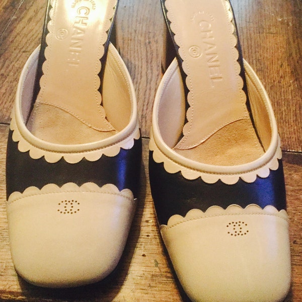 Black and beige Chanel leather mule heels-size 38