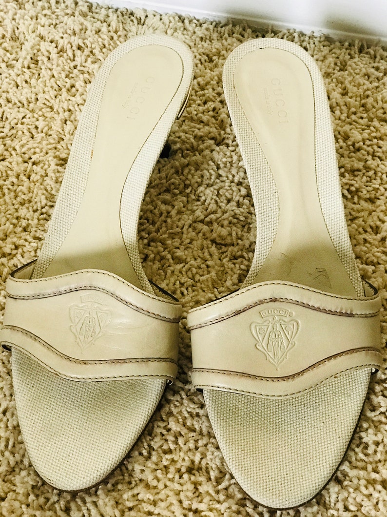 Vintage Authentic Gucci Off White Leather Logo Mules Sandals 38C/8.5 image 6