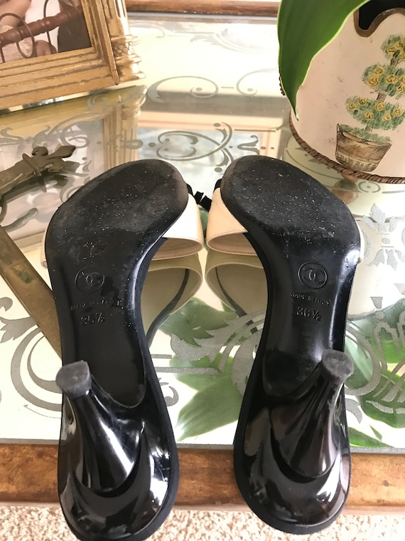 Authentic Vintage Chanel Nude/black Kitten Heel With Bow - Sz. 36
