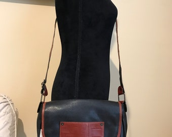 Vintage Fendissime 80's ladies shoulder bag.