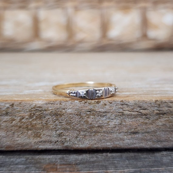 Vintage Art Deco 3 Diamond Wedding Band Ring in 1… - image 5