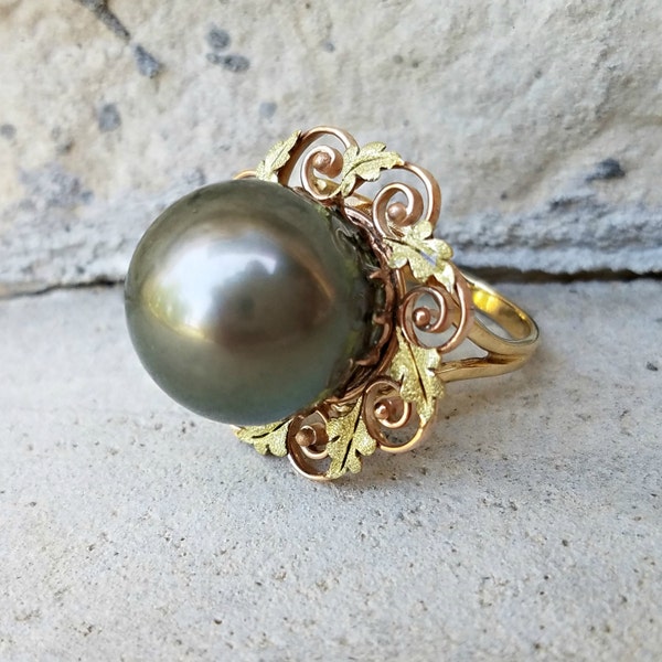 Vintage Black Tahitian Pearl Ring with Yellow and Green Gold Ring, Antique Pearl Ring PSCO