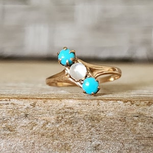 Antique Victorian Turquoise and Moonstone Trilogy Bypass Ring in Yellow Gold | Vintage Mount | Mounting Setting