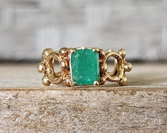 Unique Vintage Emerald Engagement Ring | Emerald Solitaire Ring in Yellow Gold Fancy Link