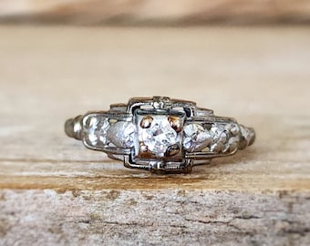 Antique Engagement Ring | 0.10 ct Diamond in 14k White Gold | Art Deco Engagement Ring