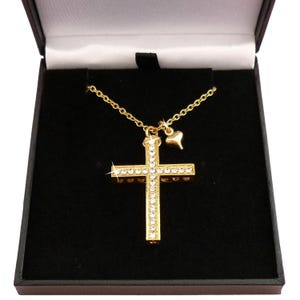 Collier croix et coeur en plaqué or 18 carats avec strass en cristal, femme ou fille, dans une boîte cadeau avec une mini carte-cadeau.