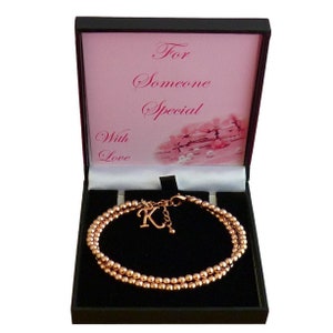 Pulsera de Abalorios en Oro Rosa con Inicial, Letra, para una Mamá, Hija, Hermana, Nieta, Esposa, Amiga, Ahijada, Madrina...