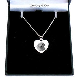 Collar con colgante de corazón con foto grabada en plata de ley. Personalizado con su elección de Grabado, Caras, Mascotas, Niños, Gato, Perro