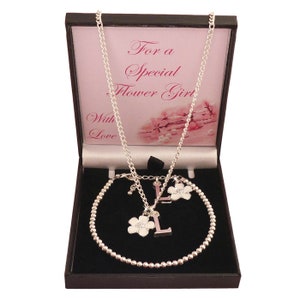 Conjunto de joyas para niña de las flores, collar y pulsera con letra, dije inicial, dama de honor, niña de las flores o regalo especial para niña.