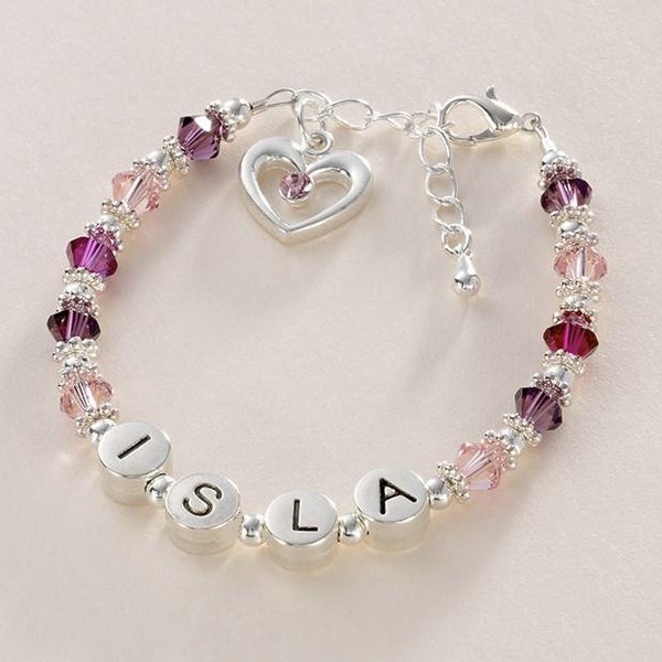 Bracelet prénom pour fille avec cristaux et breloque cœur. Bijoux personnalisés pour filles.