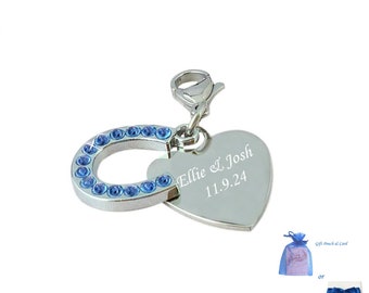 Etwas Blaues Hufeisen-Charm mit personalisierter Gravur auf dem Herz-Charm