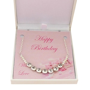 Collar con nombre de niña en caja de regalo especial para ahijada, nieta, hija, hermana, sobrina, feliz cumpleaños, alguien especial...