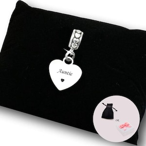 Charm personalizado para tía, charm de corazón estilo europeo para cadenas de serpiente. Regalo para tía. Cualquier grabado en la parte posterior.