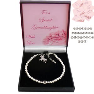 Pulsera de cuentas de plata con cuentas de letras y dijes de caballo, regalo para una tía especial, alguien especial, mamá, hermana, niñera, amiga, mamá, etc.
