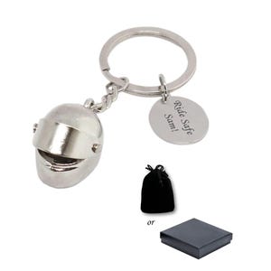 Personalisierter Motorradhelm Schlüsselanhänger mit kostenloser Gravur. Geschenk für Motorrad-Liebhaber. Schlüsselanhänger mit Gravur. Geschenkbox oder Beutel.