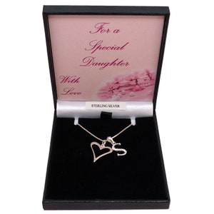 Collar personalizado para mujeres, niñas, letra de plata .925 Stg, circonita cúbica, collar de corazón abierto, en caja de regalo para hija, hermana, etc.