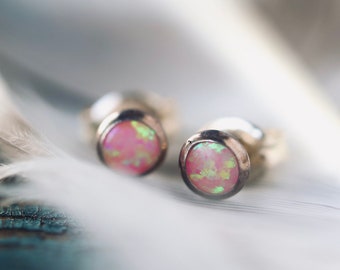 Vintage Native American Navajo Dainty Sterling Silver Silver Beaded Round Opal Post Earrings