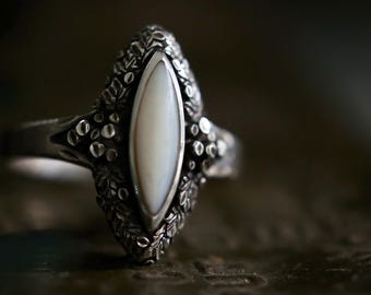 Vintage Navajo Little Silver Fox Ring | Sterling Silver Navette Mother of Pearl | Size 6.25 | Art Nouveau | Midcentury Native American