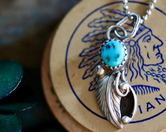 Vintage Navajo Turquoise Pendant Necklace | Sterling Feather Detail | 70s Southwest Jewelry | Boho Layering Necklace | Native Silver Jewelry