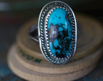 Vintage Navajo Turquoise Ring Sz 7.5 | Elongated Oval Natural Stone | Sterling Silver Sawtooth Bezel | Split Shank | CCB Hallmarked