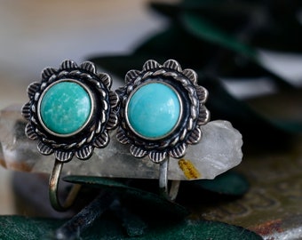 Fred Harvey Navajo Turquoise screw back earrings Old Pawn Sterling Silver vintage native armerican Turquoise flower Screw Back Earrings